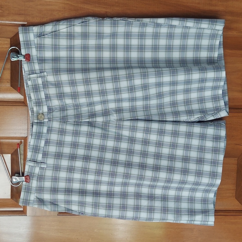 * IZOD Men's Perform X Golf Plaid Hybrid Shorts Purple and Gray Size 40 Like New